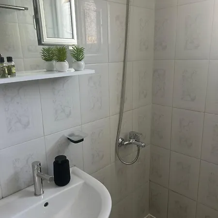 公寓 Styilel Milos 2 *